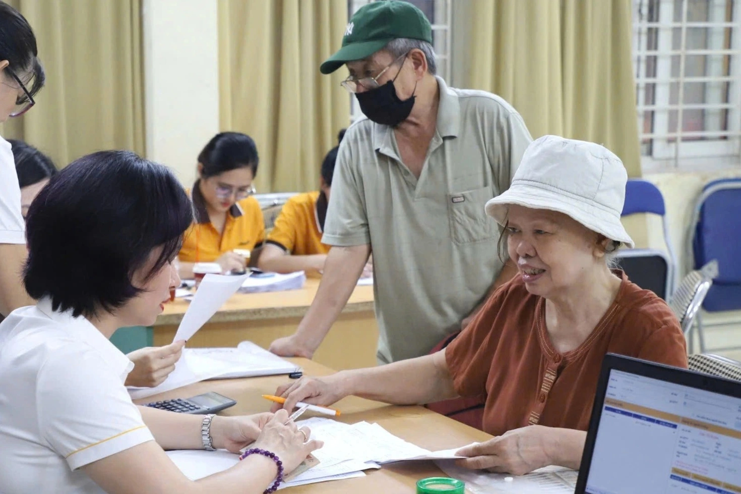 nguoc xuoi tang tuoi nghi huu 1762236211018
